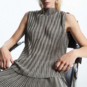 (NWT) COS Sleeveless Top XS